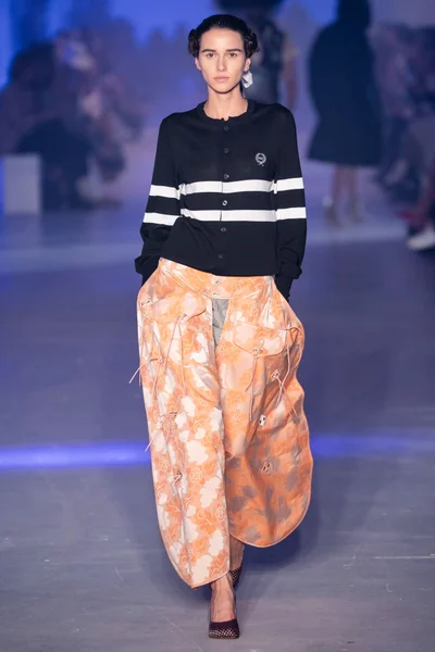Look 37